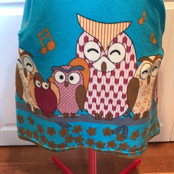Schwing size medium tunic top turquoise and owl pattern, has pockets - Picture 3 of 5